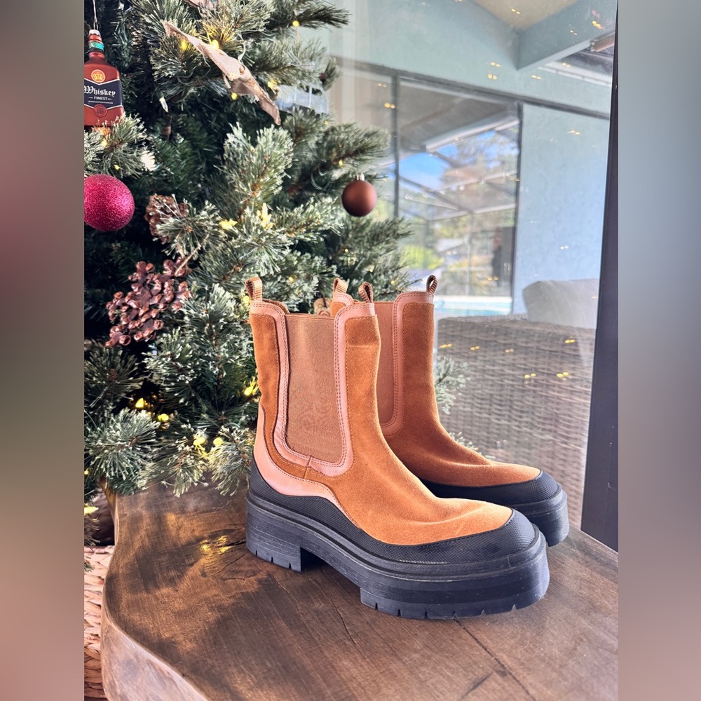 Sam Edelman Lulia Chelsea Boot